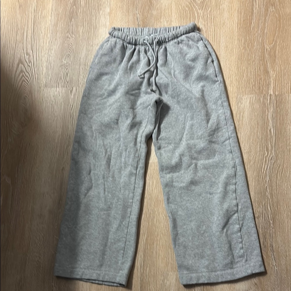 Old Navy Gray Sweatpants with Elastic Waistband